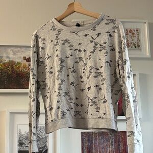 H&M Divided Sweater Jumper Sweatshirt Light Gray Top Patterned Leaves Flowers